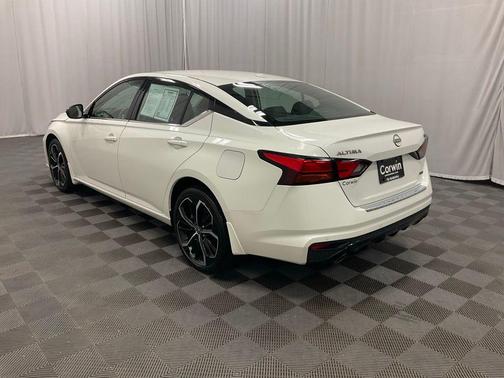 White 2023 Nissan Altima 2.5 SR