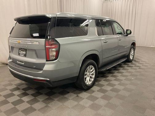 Sterling Gray Metallic 2024 Chevrolet Suburban LT