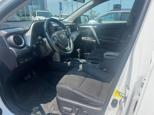 Super White 2018 Toyota RAV4 Adventure