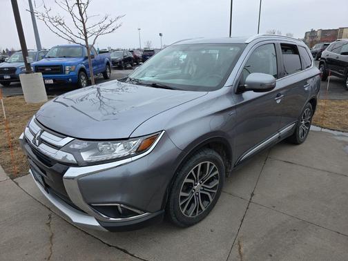 Mercury Gray Metallic 2016 Mitsubishi Outlander GT