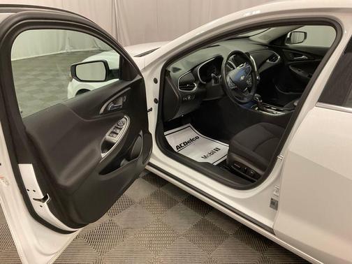 2023 Chevrolet Malibu RS