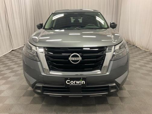 2024 Nissan Pathfinder S