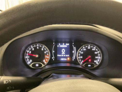 Granite Crystal Clearcoat Metallic 2017 Jeep Renegade Latitude