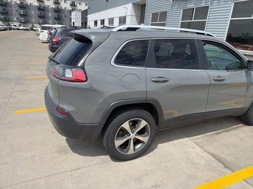 Sting Gray Clearcoat 2019 Jeep Cherokee Limited