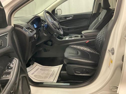 Star White 2024 Ford Edge Titanium