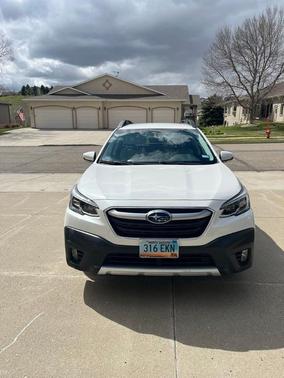 Crystal White Pearl 2020 Subaru Outback Limited