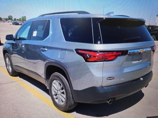 Sterling Gray Metallic 2023 Chevrolet Traverse LT Cloth