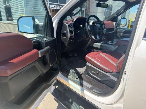 White Platinum Tri-Coat Metallic 2019 Ford F-150 Platinum