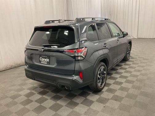 Magnetite Gray Metallic 2025 Subaru Forester Limited