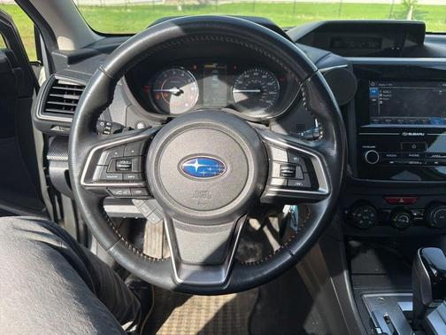 Crystal White Pearl 2018 Subaru Crosstrek 2.0i Premium