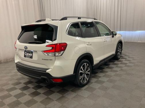Crystal White Pearl 2021 Subaru Forester Limited