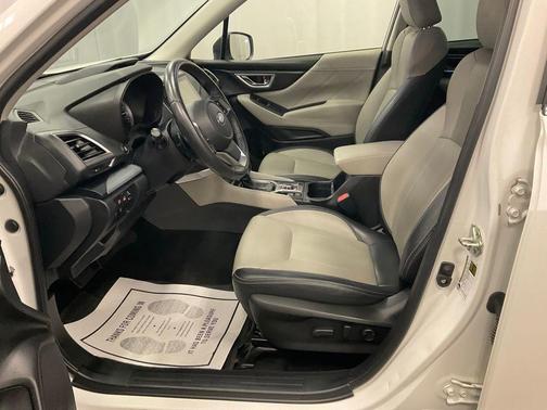 Crystal White Pearl 2021 Subaru Forester Limited