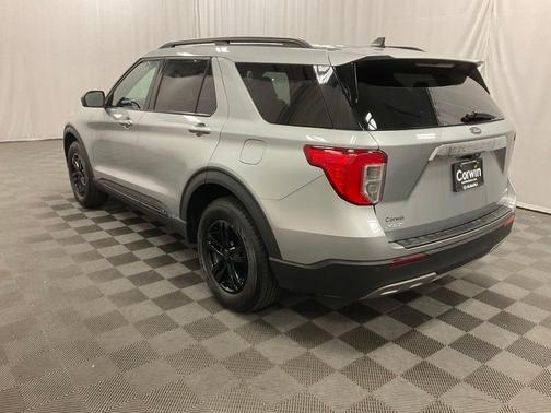 Iconic Silver Metallic 2023 Ford Explorer XLT