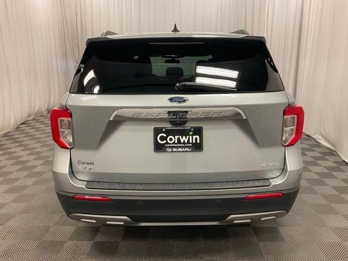 Iconic Silver Metallic 2023 Ford Explorer XLT