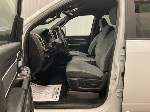 Bright White Clearcoat 2024 RAM 2500 Big Horn