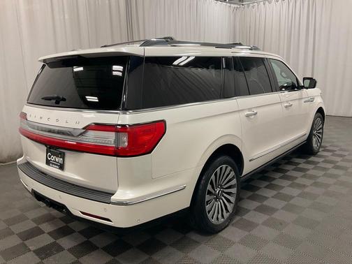White Platinum Clearcoat Metallic 2018 Lincoln Navigator L Reserve