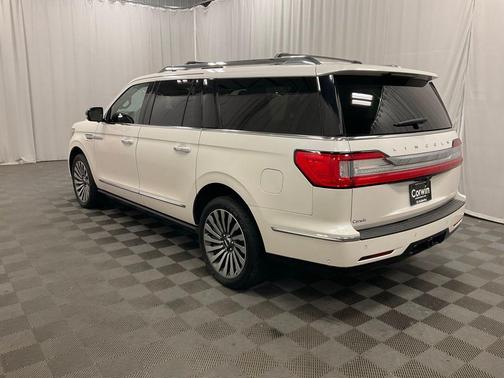 White Platinum Clearcoat Metallic 2018 Lincoln Navigator L Reserve