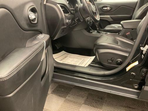 Diamond Black 2021 Jeep Cherokee Latitude Lux