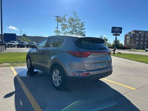 Mineral Silver 2018 Kia Sportage LX