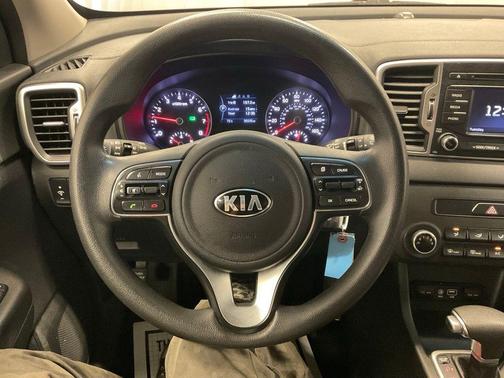 Mineral Silver 2018 Kia Sportage LX