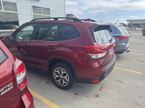 Crimson Red Pearl 2019 Subaru Forester Premium
