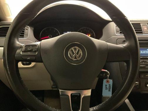 Moonrock Silver Metallic 2014 Volkswagen Jetta SE