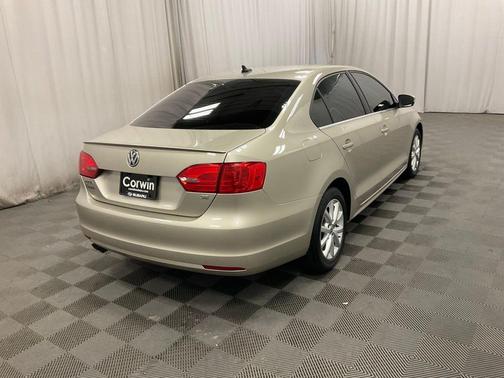 Moonrock Silver Metallic 2014 Volkswagen Jetta SE