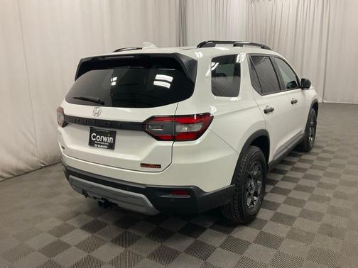 2023 Honda Pilot TrailSport