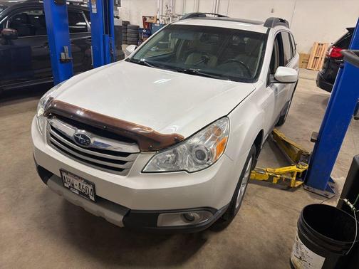 2010 Subaru Outback 2.5i