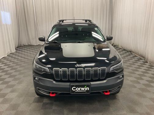 Diamond Black 2020 Jeep Cherokee Trailhawk