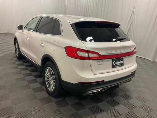 White Platinum Clearcoat Metallic 2017 Lincoln MKX Select