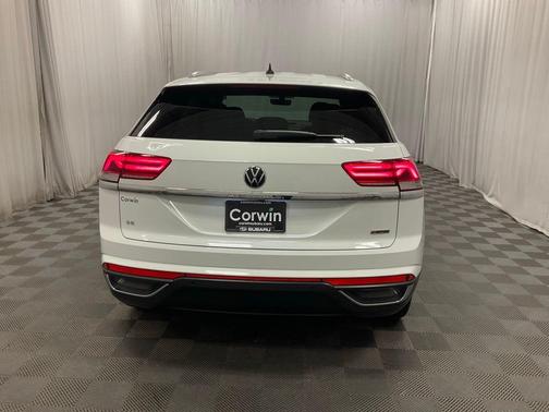 Pure White 2022 Volkswagen Atlas Cross Sport 2.0T SE w/Technology