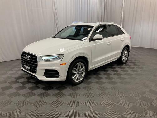 Cortina White 2017 Audi Q3 2.0T Premium