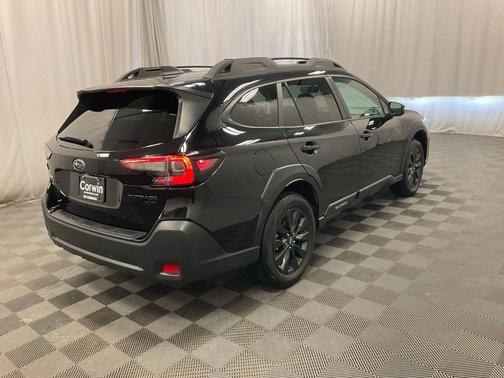 Crystal Black Silica 2024 Subaru Outback Onyx Edition XT