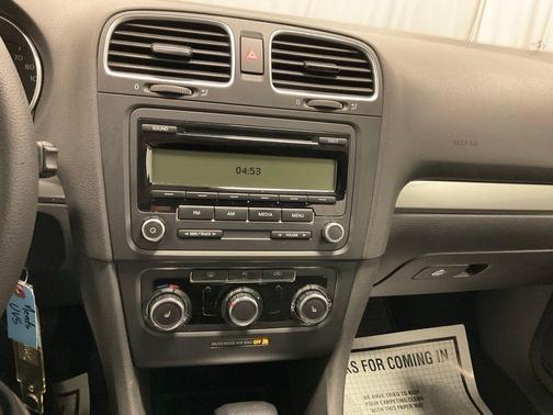 Reflex Silver Metallic 2011 Volkswagen Golf 2.5L