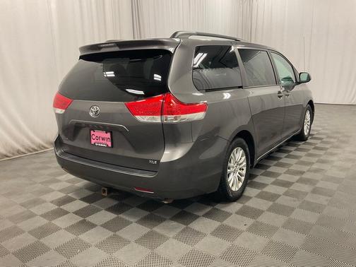 2013 Toyota Sienna XLE