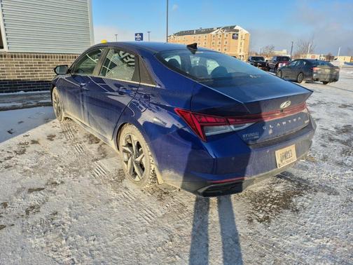 2023 Hyundai ELANTRA Limited