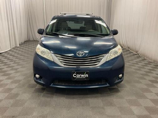 2011 Toyota Sienna XLE