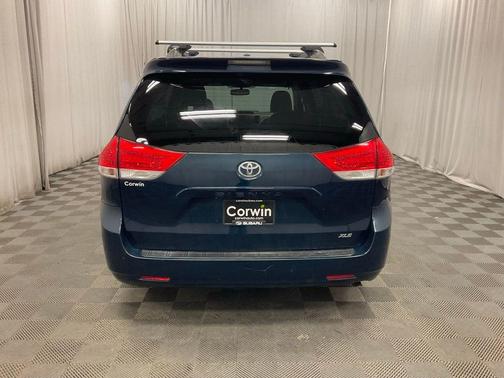 2011 Toyota Sienna XLE