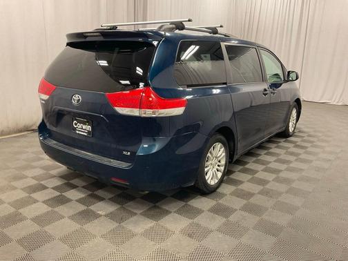 2011 Toyota Sienna XLE