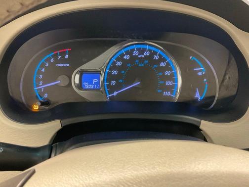 South Pacific Pearl 2011 Toyota Sienna XLE