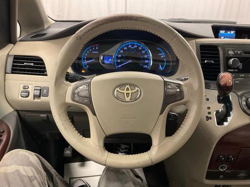 South Pacific Pearl 2011 Toyota Sienna XLE