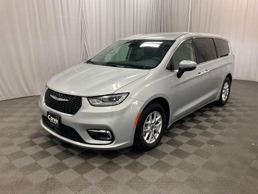 2023 Chrysler Pacifica Touring-L