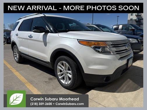 White Platinum Tri-Coat Metallic 2013 Ford Explorer XLT