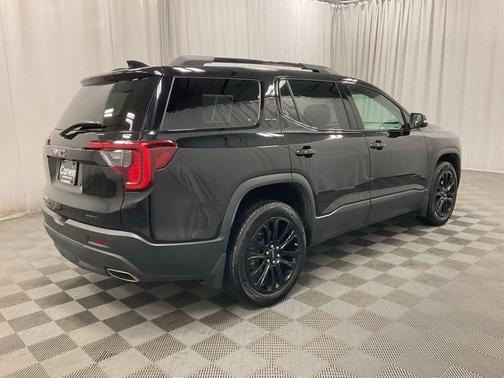 2022 GMC Acadia SLT
