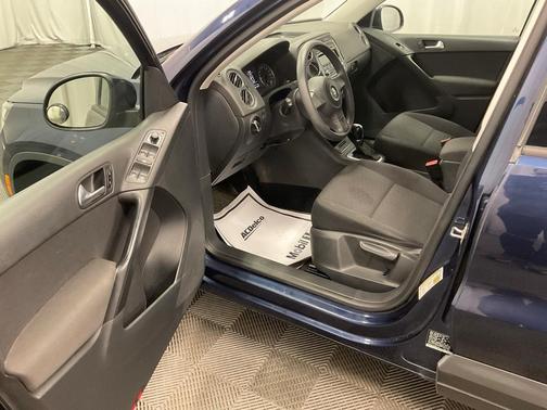 2012 Volkswagen Tiguan SE