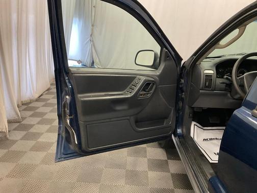 2002 Jeep Grand Cherokee Laredo