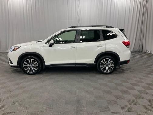 Crystal White Pearl 2024 Subaru Forester Limited