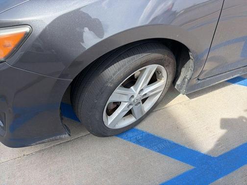 Magnetic Gray Metallic 2014 Toyota Camry SE