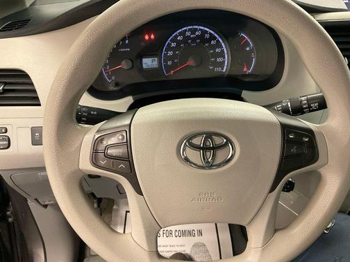 2013 Toyota Sienna LE